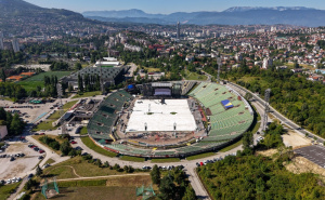 Foto: Armin Durgut / Pixsell / Pogled iz zraka na prekriveni travnjak stadiona Asim Ferhatović Hase
