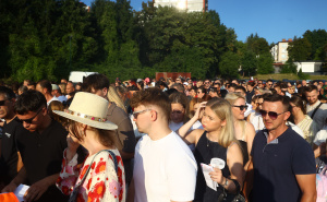 Foto: Dž. K. / Radiosarajevo.ba / Gužve pred Koševom uoči Merlinovog koncerta