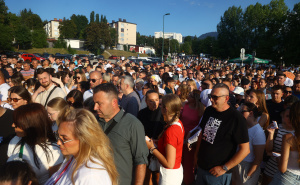 Foto: Dž. K. / Radiosarajevo.ba / Gužve pred Koševom uoči Merlinovog koncerta