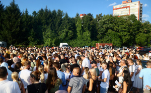 Foto: Dž. K. / Radiosarajevo.ba / Gužve pred Koševom uoči Merlinovog koncerta