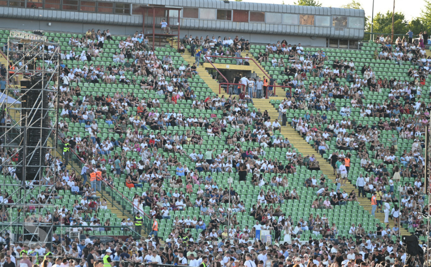 Gužva na stadionu uoči Merlinovog koncerta