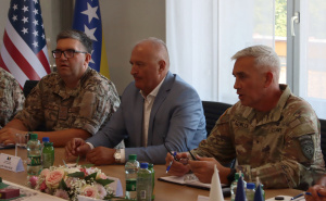 Foto: MO BIH / Zukan Helez i komandant NATO štaba u BiH James C. Fowler posjetili Pretis