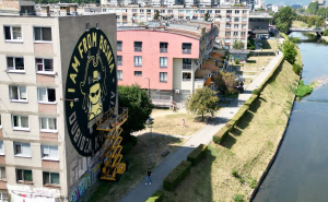 Foto: Radiosarajevo.ba / Novi mural na Čengić-Vili