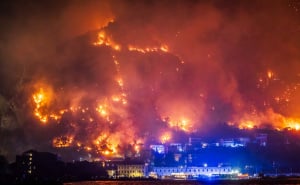 Foto: Pixsell /  Zvonimir Barisin / Požar u Omišu