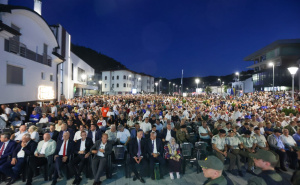 Foto: Kabinet Denisa Bećirovića / Denis Bećirović u Bužimu