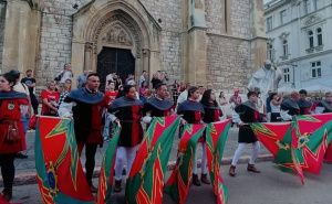 FOTO: Ambasada Italije u BiH / Defila italijanskih muzičara kroz Sarajevo