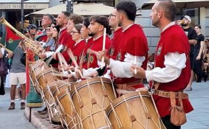 FOTO: Ambasada Italije u BiH / Defila italijanskih muzičara kroz Sarajevo