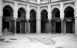 Foto: Almin Zrno  / "Kounellis u Vijećnici by Zrno"