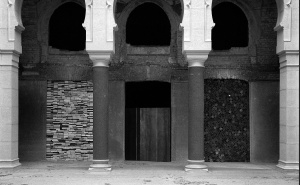 Foto: Almin Zrno  / "Kounellis u Vijećnici by Zrno"