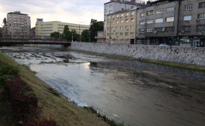 Foto: Dž.K. / Radiosarajevo.ba / Miljacka u augustu 2026. godine