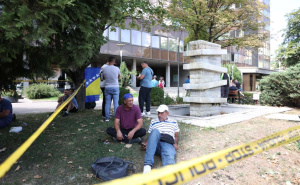 Foto: Fena / Rudari pred Vladom Federacije Bosne i Hercegovine