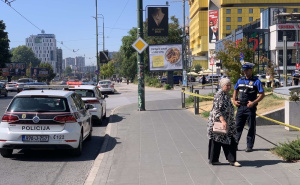 Foto: Dž.K. / Radiosarajevo.ba / Osoba pala sa zgrade tržnog centra Alta