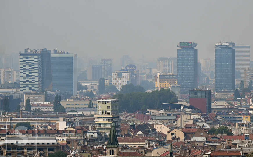 Gust dim iznad Sarajeva
