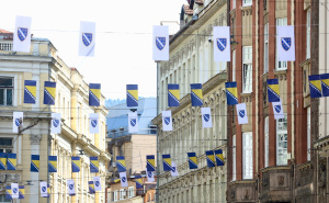 Foto: Dž.K. / Radiosarajevo.ba / Okićen grad uoči defilea u subotu