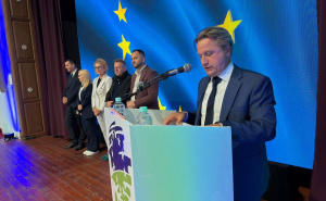 Foto: NES BiH / Predizborni skup