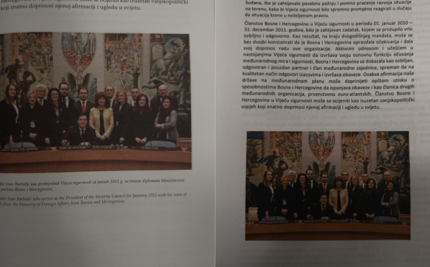 Lijevo knjiga Turković, desno monografija MVP