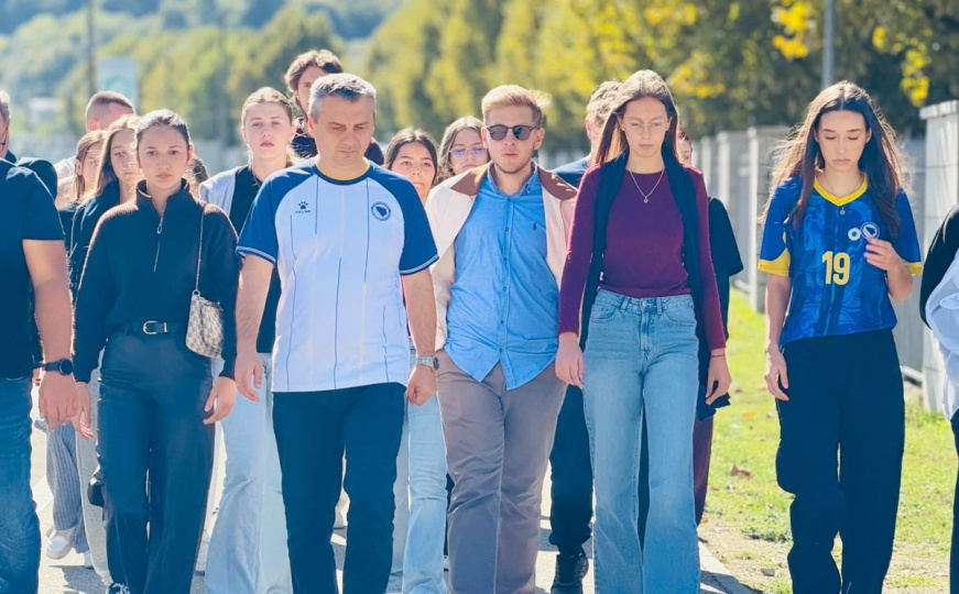 Dizdar uručio dresove školarcima