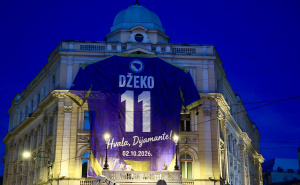 Foto: Dž. K. / Radiosarajevo.ba / Dres Edina Džeke na Vječnoj vatri