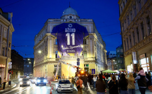 Foto: Dž. K. / Radiosarajevo.ba / Dres Edina Džeke na Vječnoj vatri