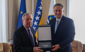 Foto: Predsjedništvo BiH / Denis Bećirović sa američkim senatorima