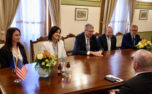 FOTO: Radiosarajevo.ba / Uručeno priznanje Cynthiji Jeanne Shaheen
