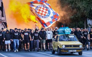 Foto: Pixsell / Stipe Lekić na čelu kortea Torcide