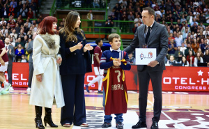 Foto: Dž. K. / Radiosarajevo.ba / Uručen dres sinu Edina Avdića