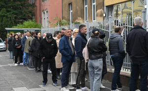 Foto: N. G. / Radiosarajevo.ba / Glasanje u Ambasadi Srbije u Sarajevu