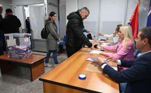 Foto: N. G. / Radiosarajevo.ba / Glasanje u Ambasadi Srbije u Sarajevu