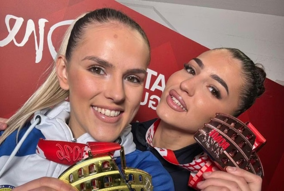 Nejra i Emina Sipović