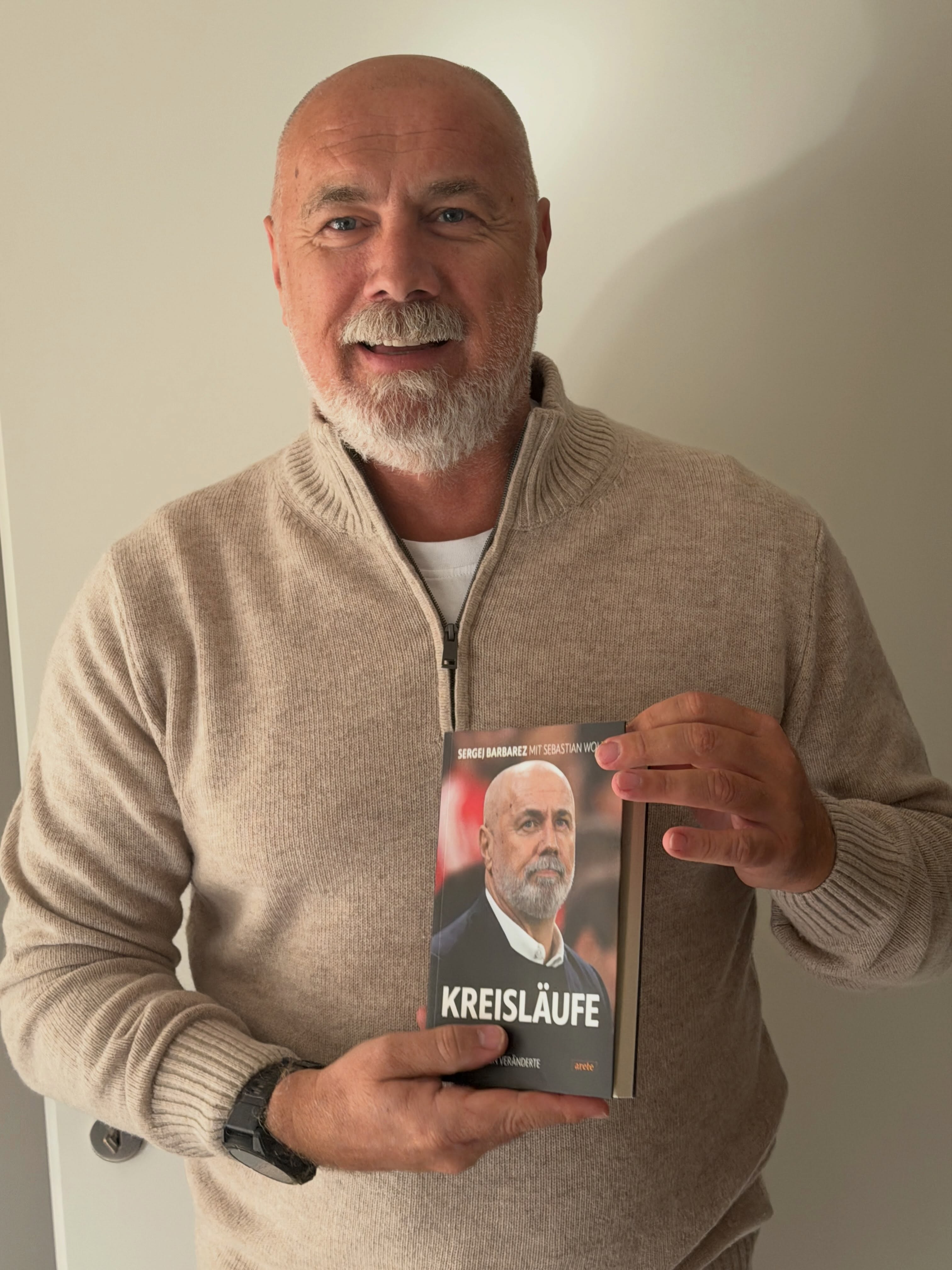 Sergej Babarez sa autobiografijom 