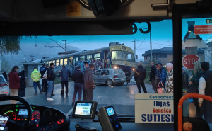 Foto: Radiosarajevo.ba / Voz udario automobil